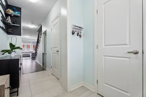 357 Raymond RD, Hamilton, ON L9K 0J8