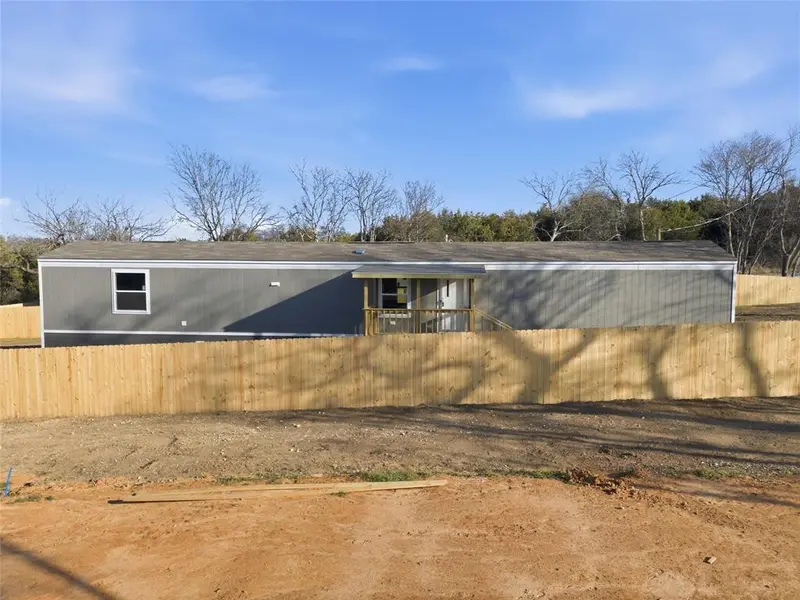 618 E 6th Street #B, Blum, TX 76627