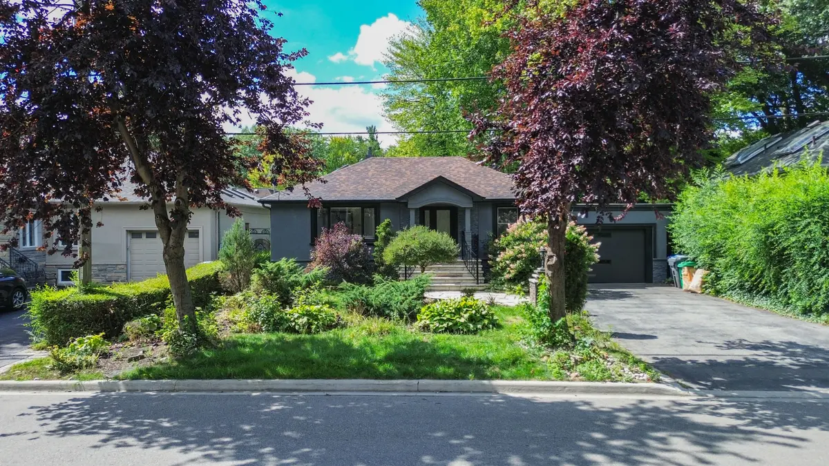 1480 Kenmuir AVE, Mississauga, ON L5G 4B5