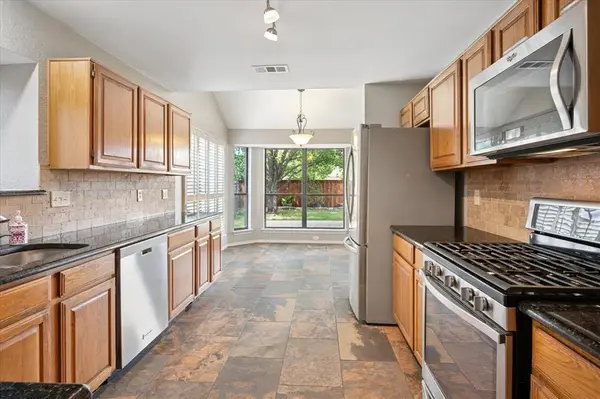 2027 Lavaca Trail, Carrollton, TX 75010