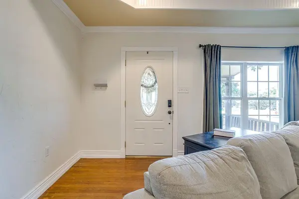 203 E 7th Street, Weatherford, TX 76086