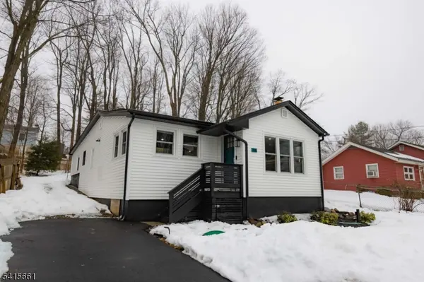 18 Lake St, Vernon Twp., NJ 07422