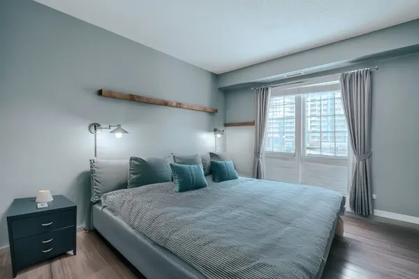 90 Aspen Springs DR #307, Clarington, ON L1C 5N4