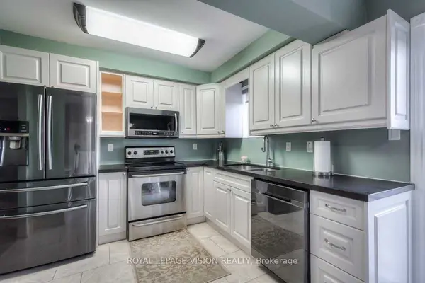 227 Stonebriar DR, Vaughan, ON L6A 4A3