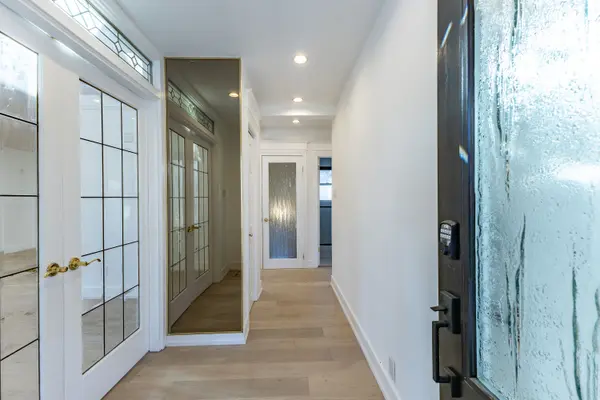 1480 Kenmuir AVE, Mississauga, ON L5G 4B5