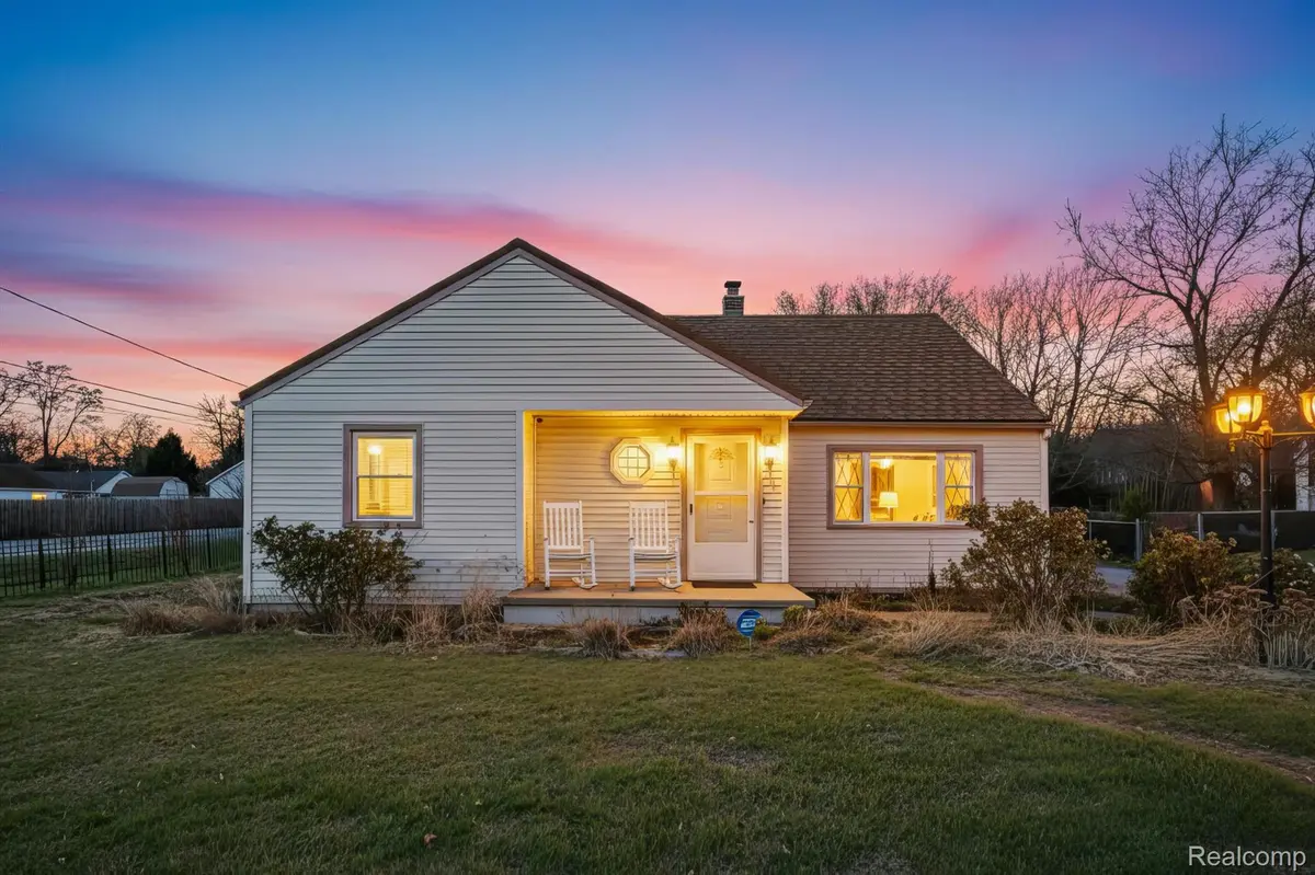 1944 W Sterns RD, Bedford Township, MI 48182