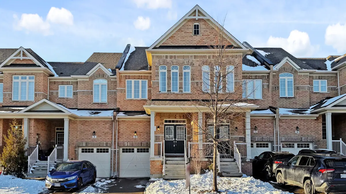 10 Gower DR, Aurora, ON L4G 0V9