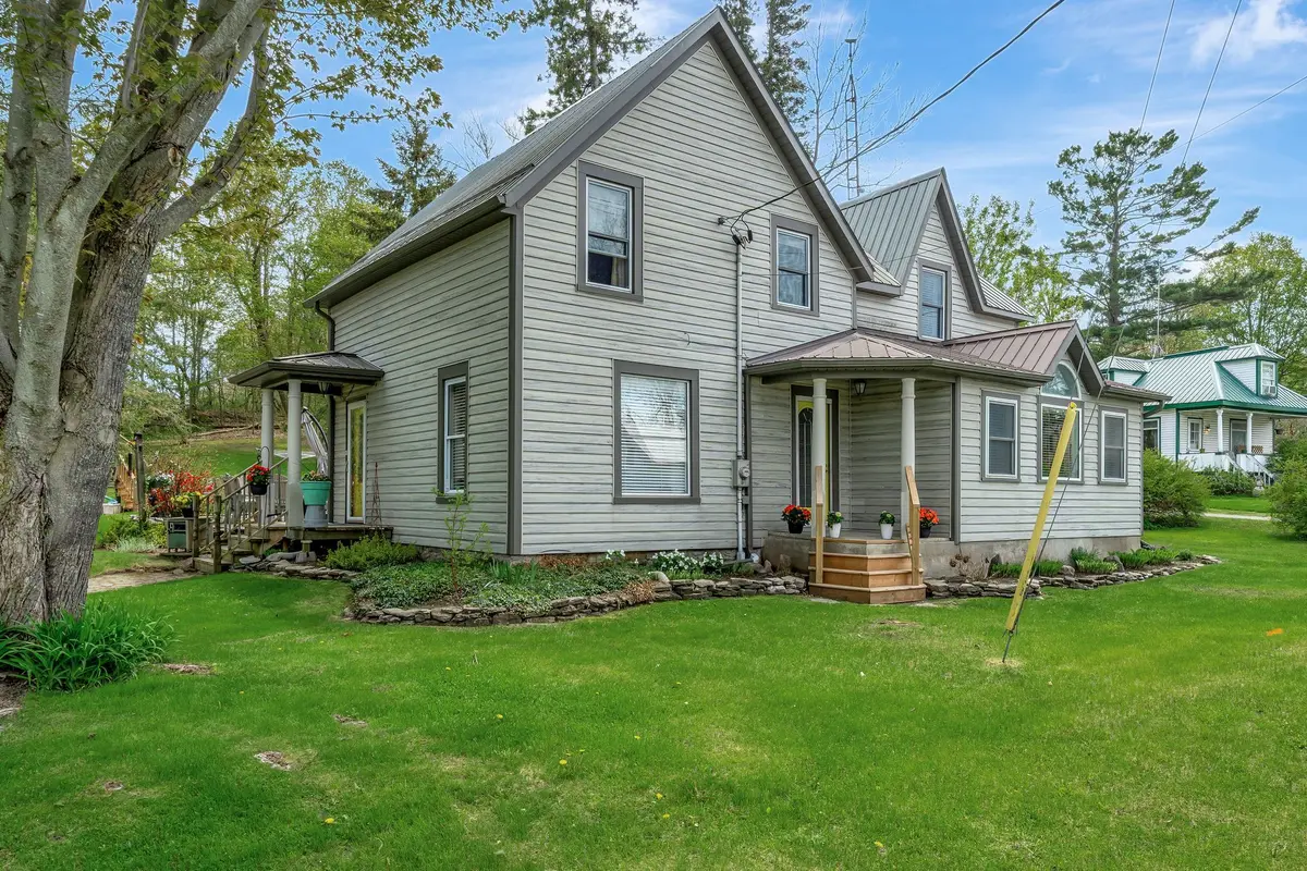 1647 County 10 RD, Prince Edward County, ON K0K 1P0