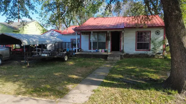 205 Graham Avenue, Bonham, TX 75418