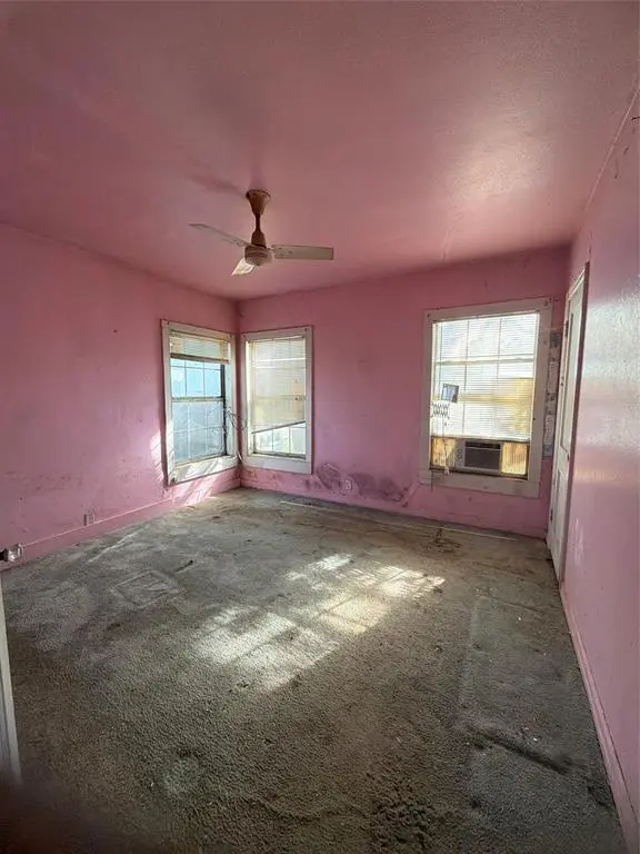 205 Graham Avenue, Bonham, TX 75418