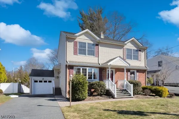 12 Wilson Ter, Waldwick Boro, NJ 07463