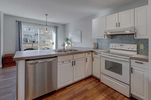 124 Stonegate Close NW, Airdrie, AB T4B 2V2