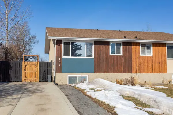 134 Westview DR, Sylvan Lake, AB T4S 1H5