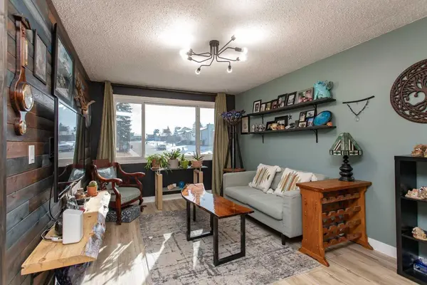 134 Westview DR, Sylvan Lake, AB T4S 1H5