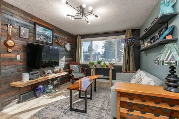 134 Westview DR, Sylvan Lake, AB T4S 1H5