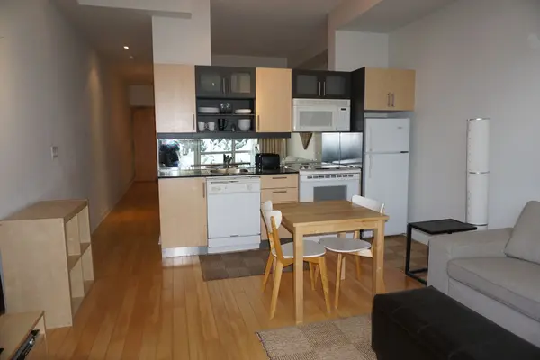 350 Wellington ST W #G11, Toronto C01, ON M5V 3W9