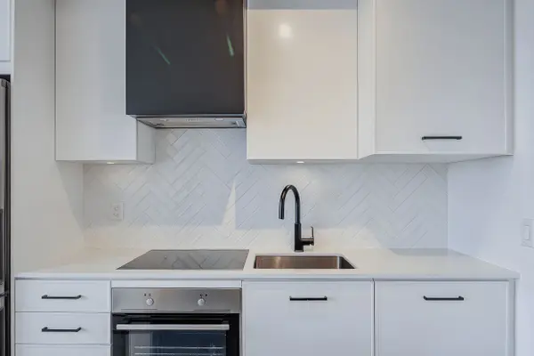 899 Queen ST E #604, Toronto E01, ON M4M 0C8