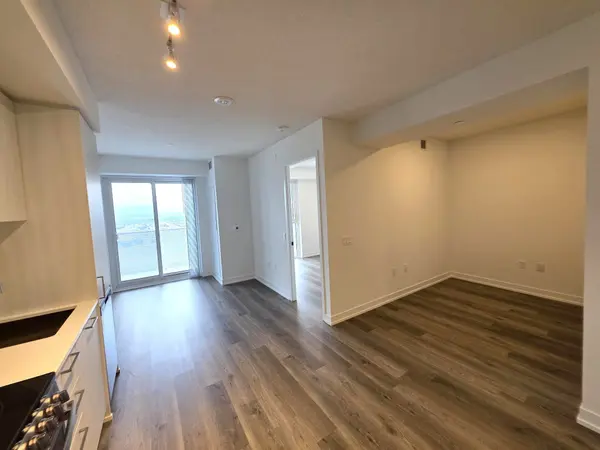 195 Commerce ST #3310, Vaughan, ON L4K 0P9