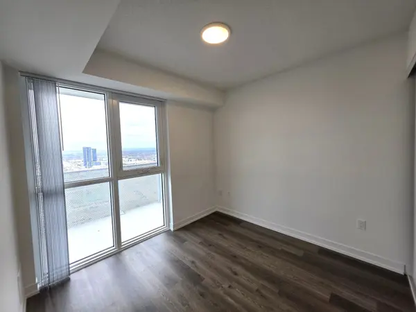 195 Commerce ST #3310, Vaughan, ON L4K 0P9