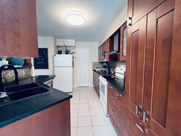 1741 Jobin CRES, Cyrville - Carson Grove - Pineview, ON K1J 1C4