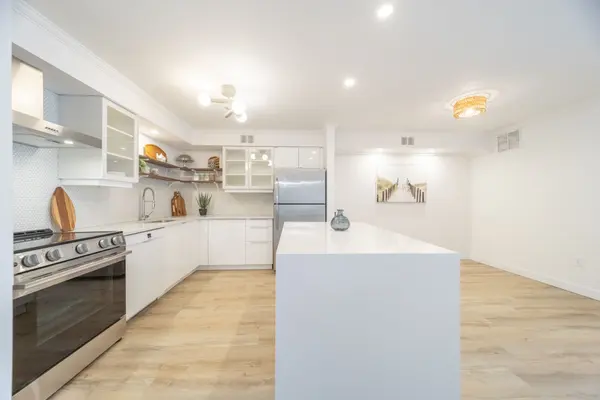 8 Oak ST #7, Lambton Shores, ON N0M 1T0