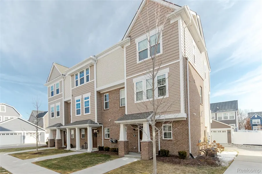 2500 Normandy RD #60, Royal Oak, MI 48073