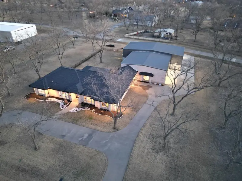 9908 Air Park Drive, Granbury, TX 76049
