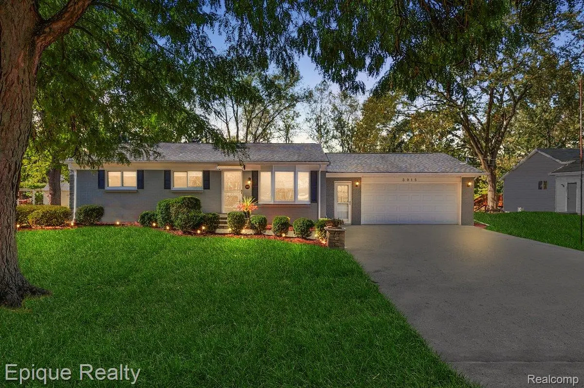 3915 Jennings DR, Troy, MI 48083