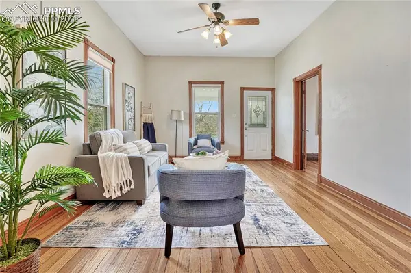 612 N Corona ST, Colorado Springs, CO 80903