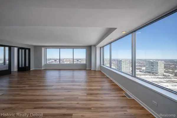 1300 E Lafayette #2407, Detroit, MI 48207