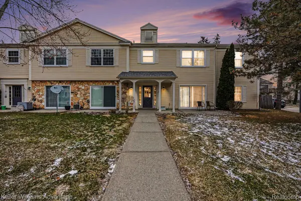 833 Bloomfield Village BLVD #H, Auburn Hills, MI 48326