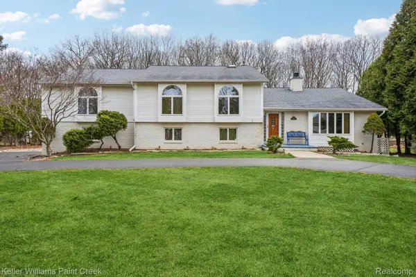 6530 Fredmoor DR, Troy, MI 48098