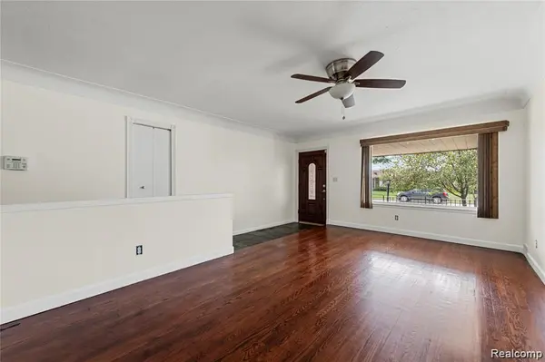 11447 Edwin DR, Warren, MI 48093