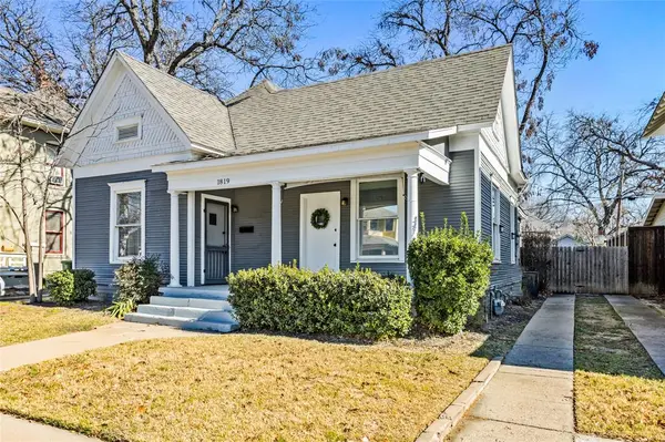 1819 College Avenue, Fort Worth, TX 76110