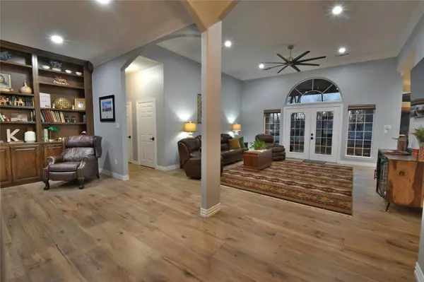 9908 Air Park Drive, Granbury, TX 76049