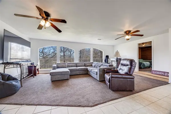 172 Mohawk Drive, Gordonville, TX 76245