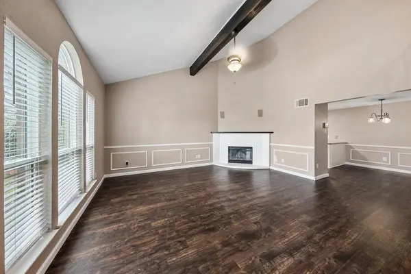 6104 Sandy Lane, Watauga, TX 76148