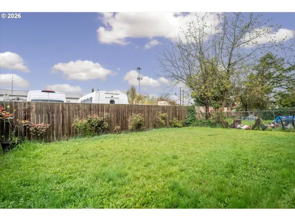 3542 3544 E ST, Springfield, OR 97478