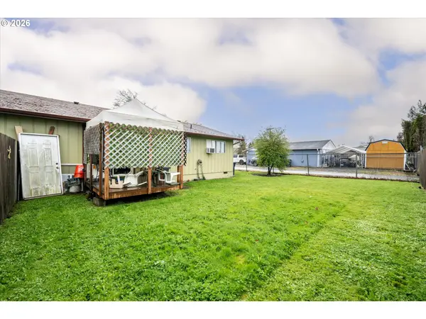 3542 3544 E ST, Springfield, OR 97478