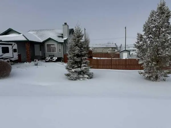 214 1 ST E, Munson, AB T0J 2C0