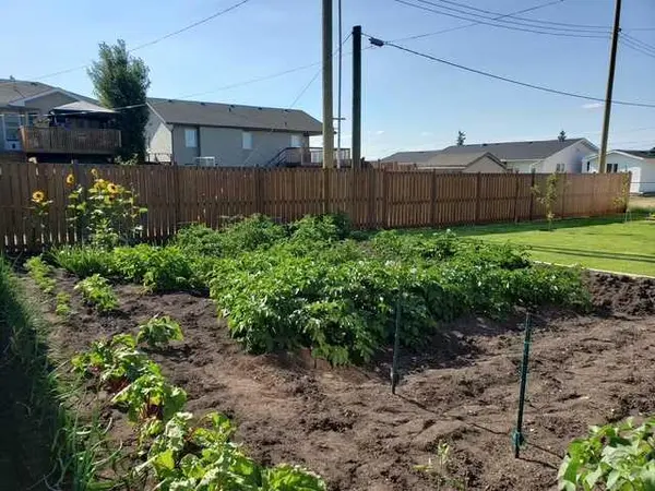 214 1 ST E, Munson, AB T0J 2C0