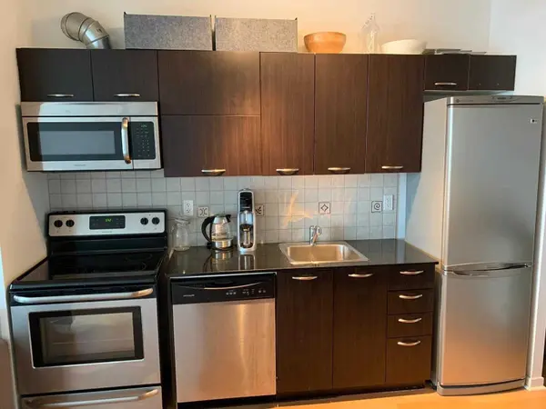 150 Sudbury ST #1913, Toronto C01, ON M6J 3S8