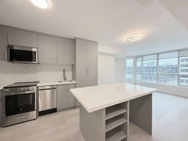 230 Queens Quay W #727, Toronto C01, ON M5J 2Y7