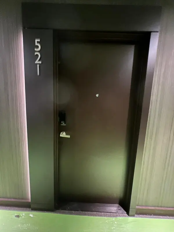 448 Burmhamthorpe RD W #521, Mississauga, ON L5B 0R4