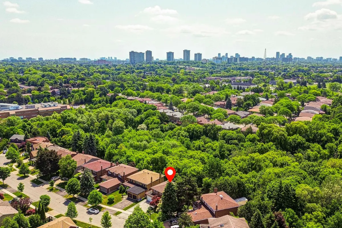 20 Saddletree DR, Toronto C15, ON M2H 3L3