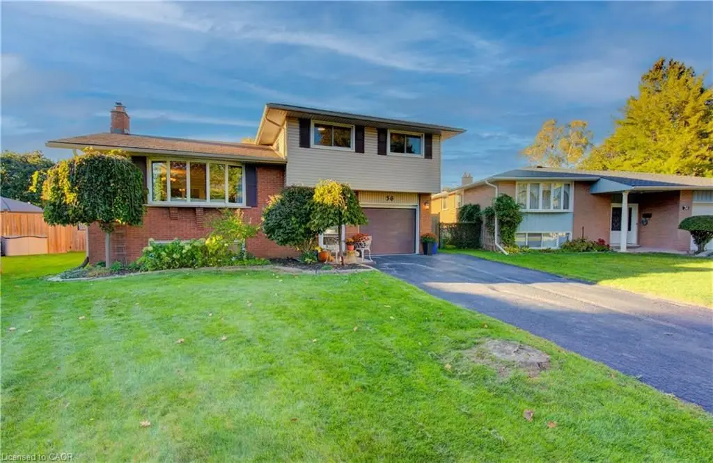36 Blackfriars PL, Kitchener, ON N2A 1M5