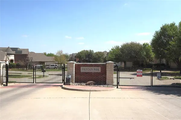 209 Park Meadows Drive, Euless, TX 76039