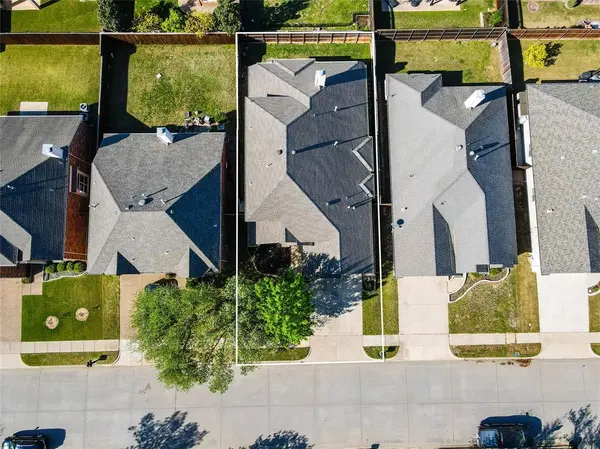 209 Park Meadows Drive, Euless, TX 76039