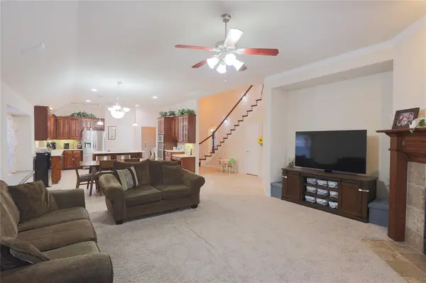 209 Park Meadows Drive, Euless, TX 76039