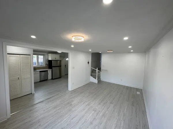 195 Penn AVE #Main floor only, Newmarket, ON L3Y 2S4